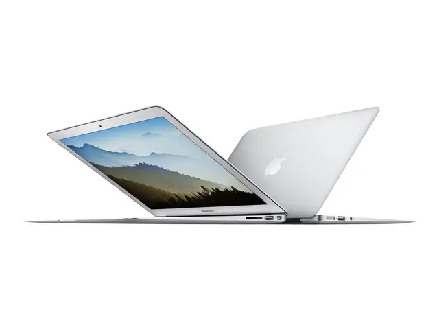 Apple MacBook Air 5th Gen Intel Core i5 @1.6GHz 4GB RAM 128GB SSD 13.3" Display Backlit Keyboard A1466 